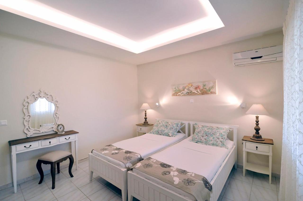 Pyramid City Apartments Agios Spyridon  Bilik gambar