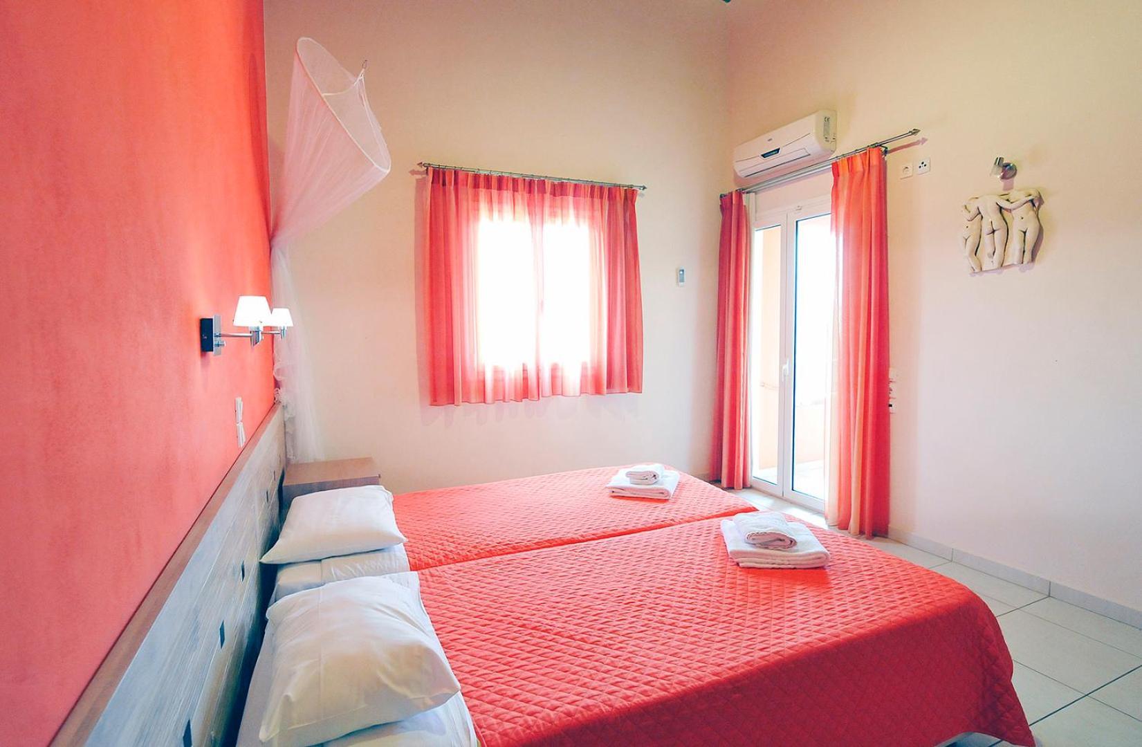 Pyramid City Apartments Agios Spyridon  Bilik gambar