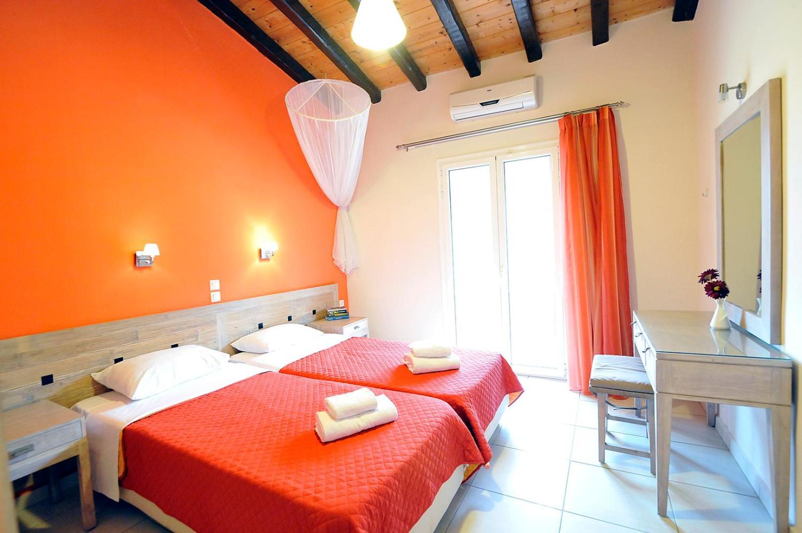 Pyramid City Apartments Agios Spyridon  Bilik gambar